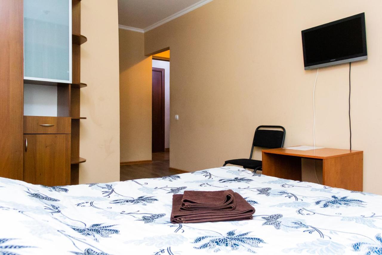 Hotel Tahar Алма Ата Екстериор снимка