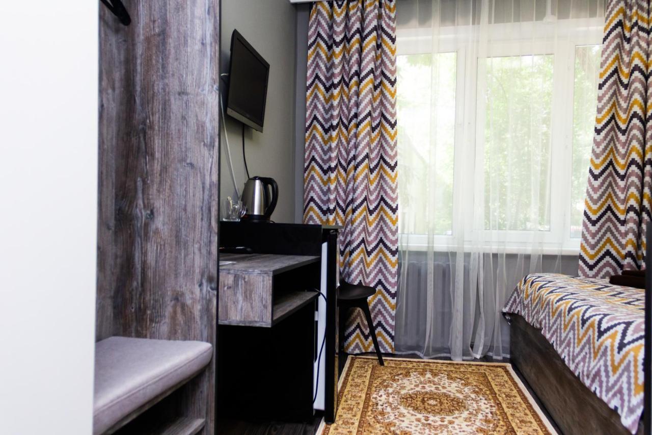 Hotel Tahar Алма Ата Екстериор снимка