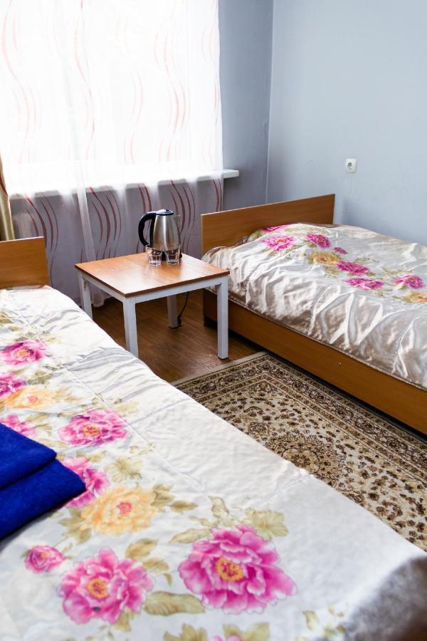 Hotel Tahar Алма Ата Екстериор снимка