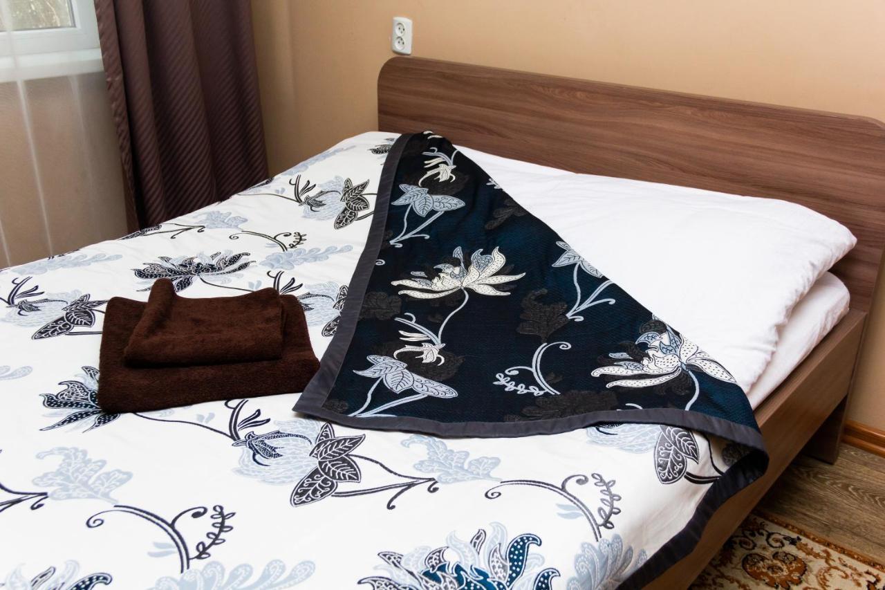 Hotel Tahar Алма Ата Екстериор снимка