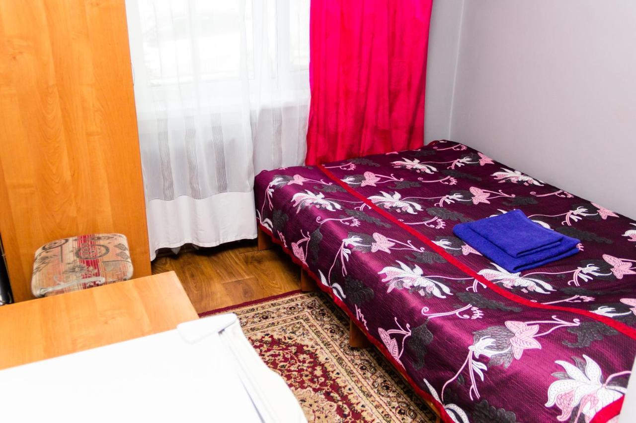 Hotel Tahar Алма Ата Екстериор снимка