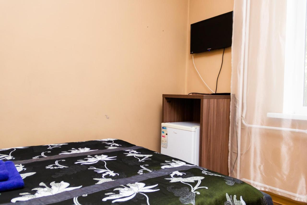 Hotel Tahar Алма Ата Екстериор снимка