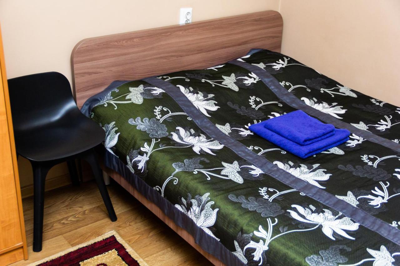 Hotel Tahar Алма Ата Екстериор снимка