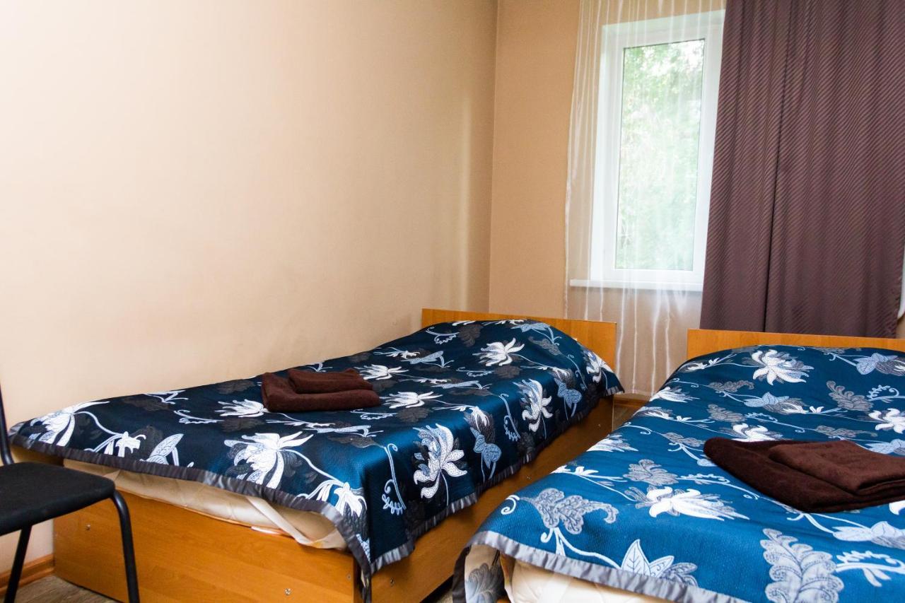 Hotel Tahar Алма Ата Екстериор снимка