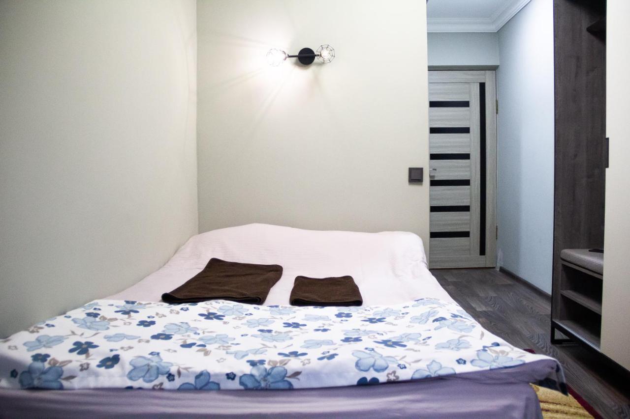Hotel Tahar Алма Ата Екстериор снимка