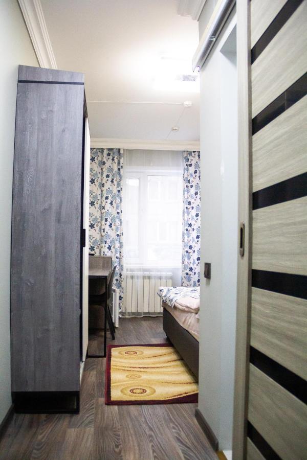 Hotel Tahar Алма Ата Екстериор снимка