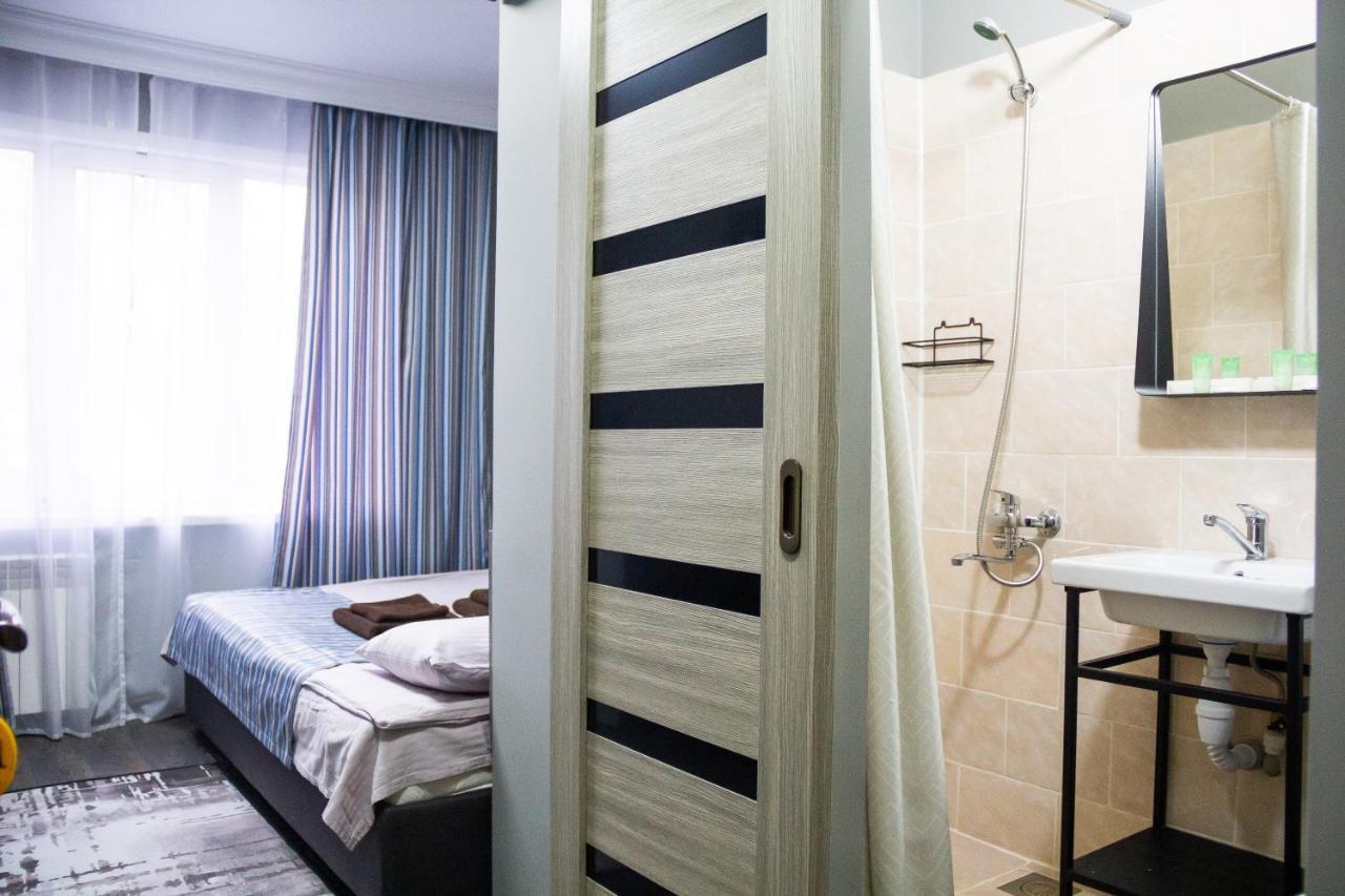 Hotel Tahar Алма Ата Екстериор снимка