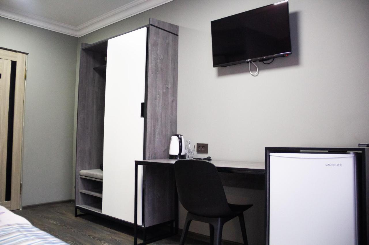 Hotel Tahar Алма Ата Екстериор снимка