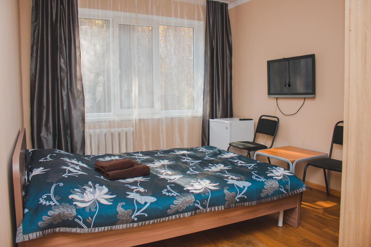 Hotel Tahar Алма Ата Екстериор снимка